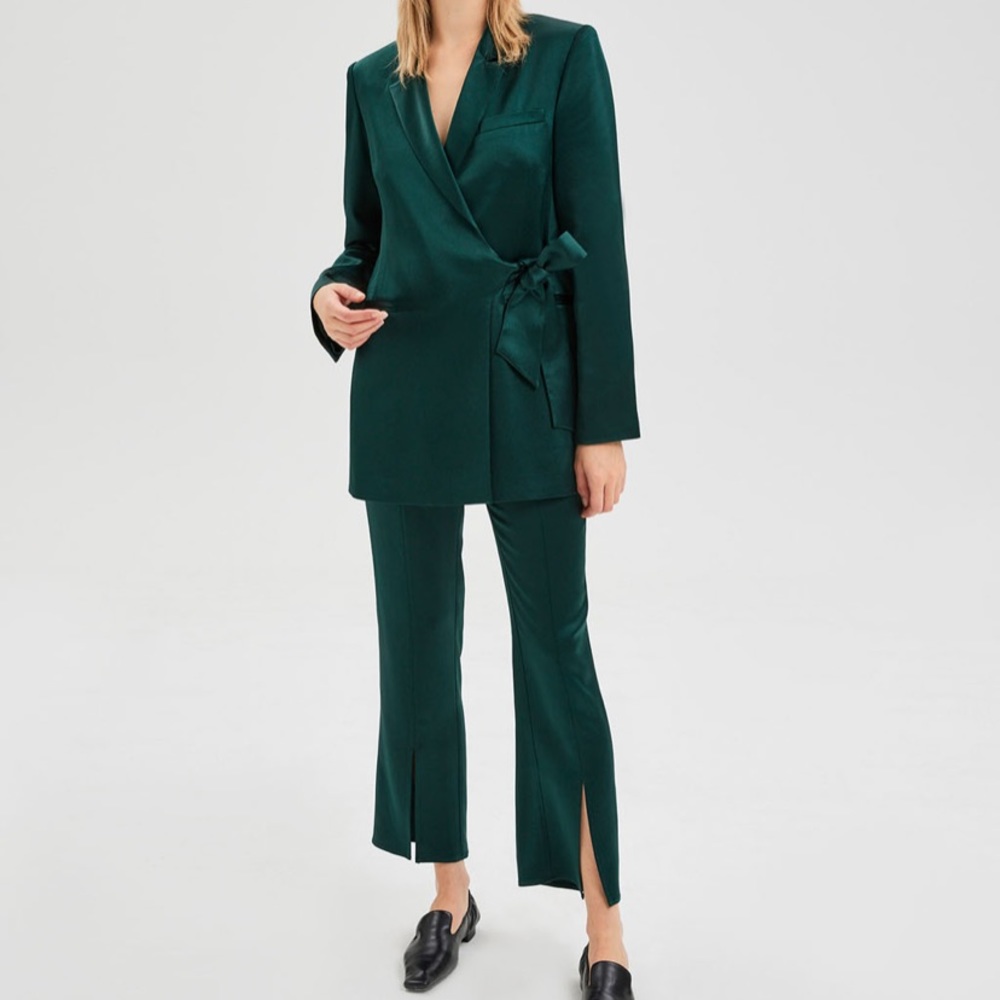 Blazer and pant set from the brand Lattelier